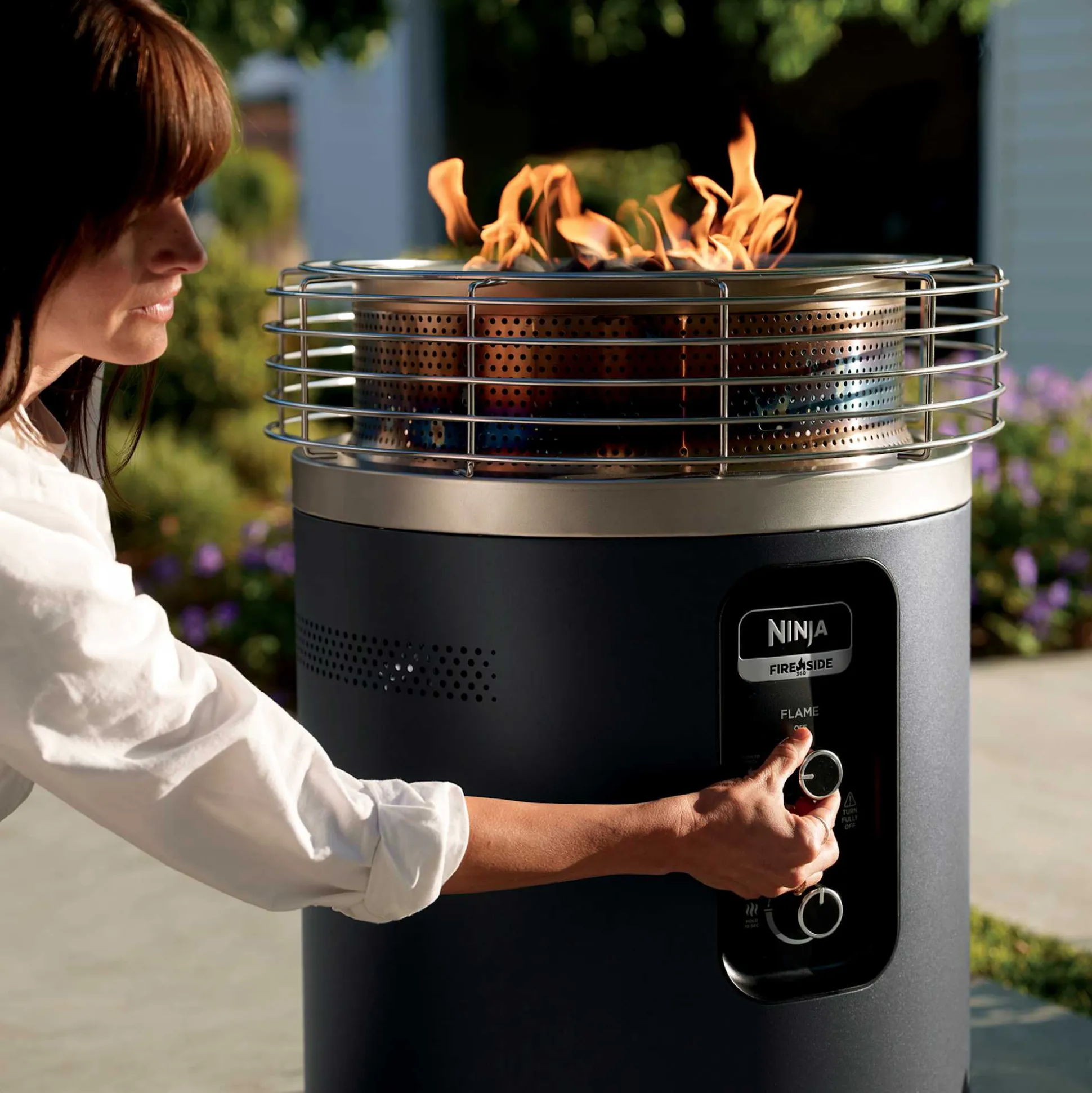 Ninja™ Fireside360™ Fire Pit and Outdoor Heater with Top Cover